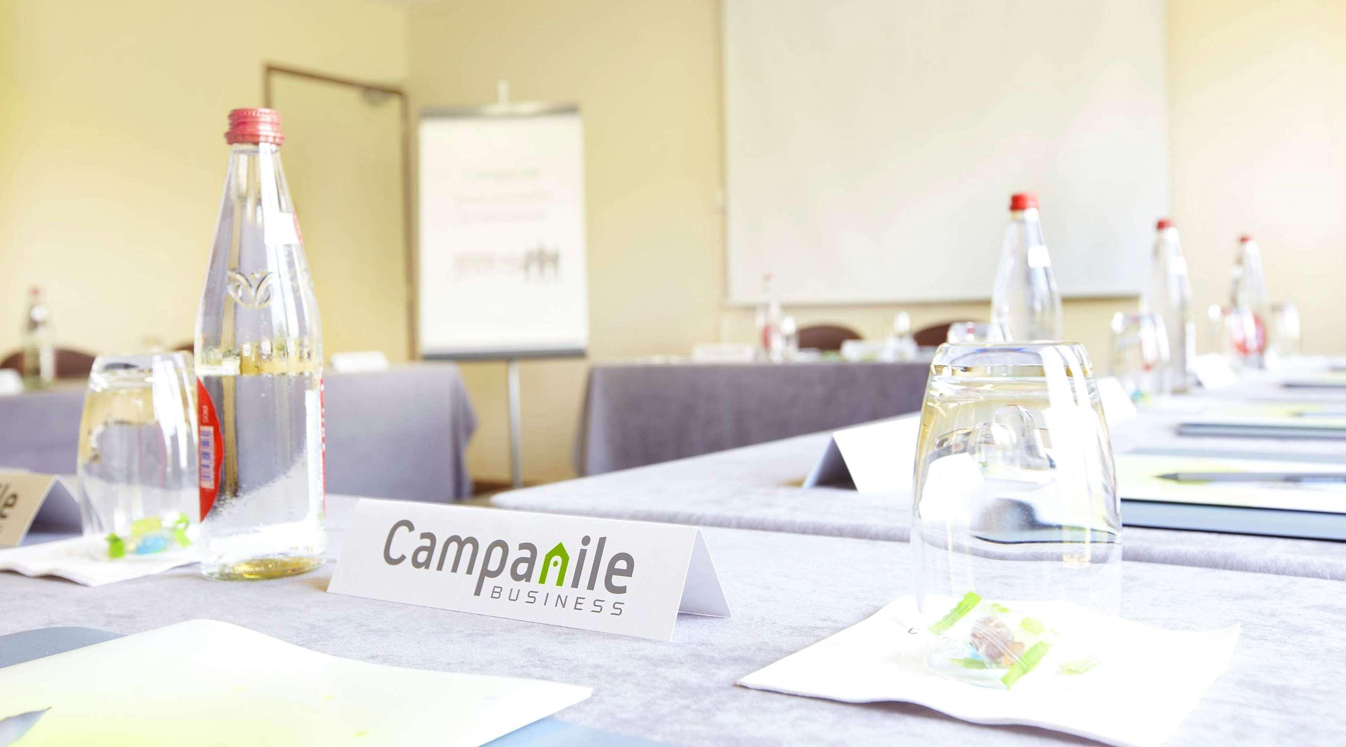ホテル Campanile Marseille Vitrolles Griffon エクステリア 写真